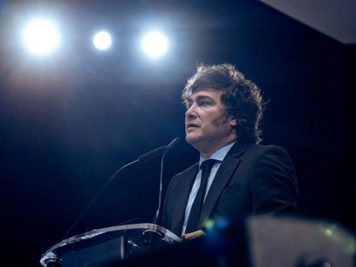 Milei volta a chamar Lula de "ladrão" e dá apoio a Flávio: "Esperanças"