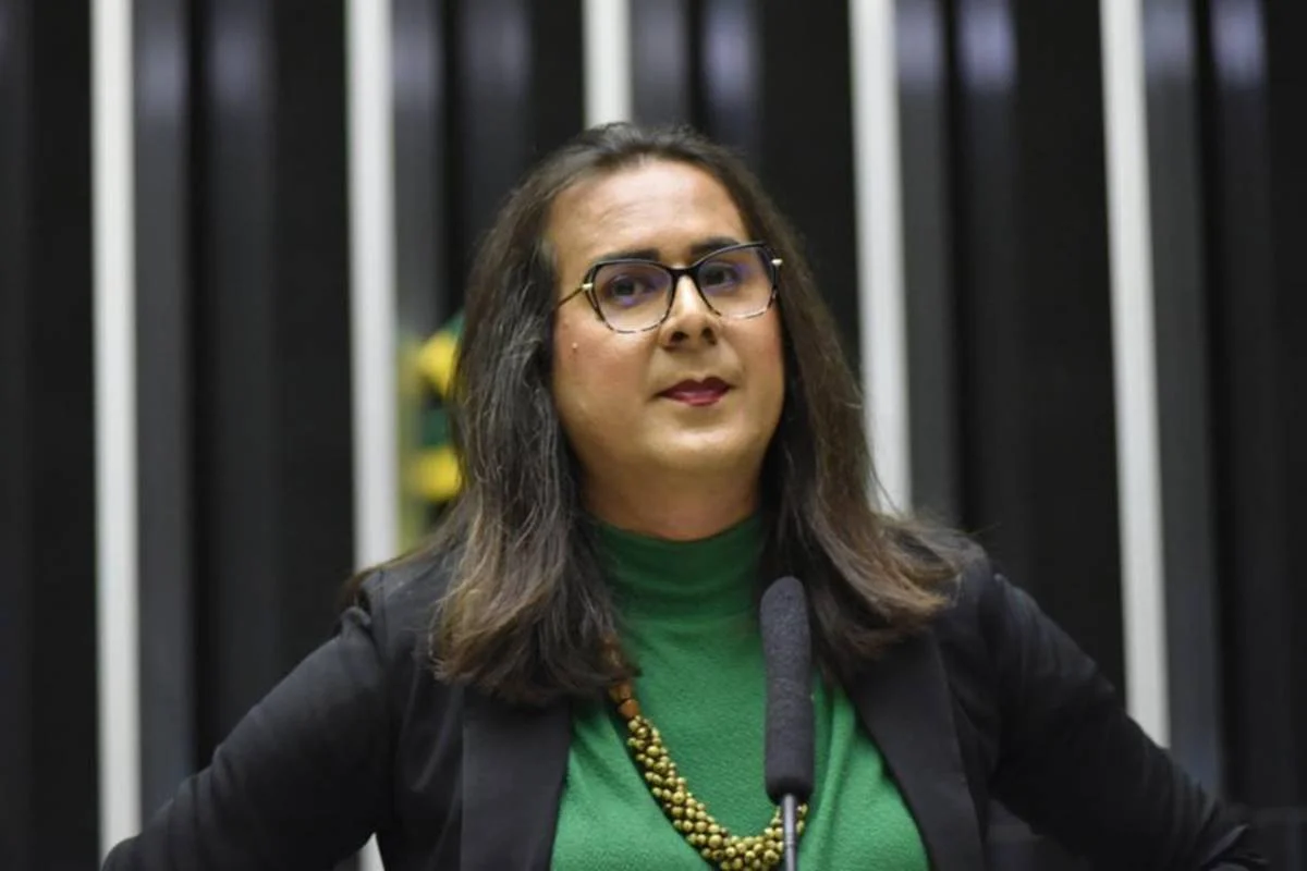 Foto colorida da deputada federal Duda Salabert (PDT-MG) - Metrópoles