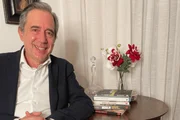 Imagem da matéria: Villa sobre estar foragido por dívida de pensão: “Injustiça sem precedente”