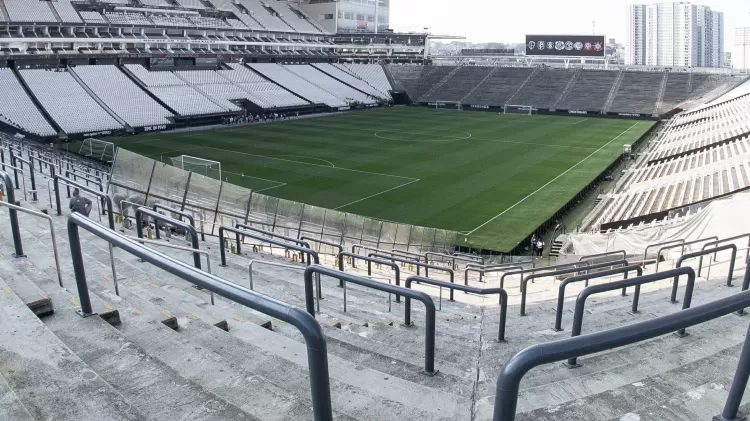 Corinthians paga dívidas ligadas a Stabile enquanto acumula atrasos