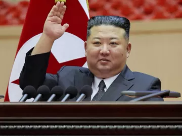 Kim Jong-un inaugura ponte entre Coreia do Norte e China e prega aliança