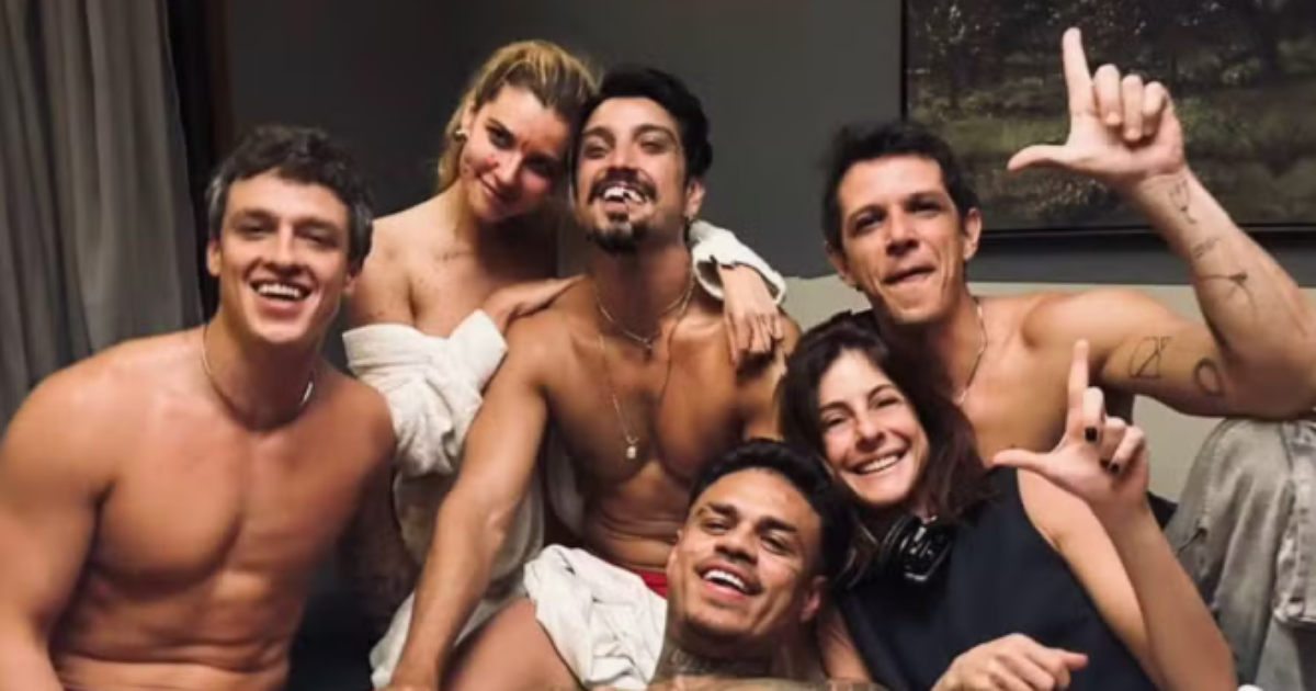Alanis Guillen grava cena de 'amor intenso em grupo' para novela; MC Cabelinho, Rodrigo Simas e mais, veja quem participou