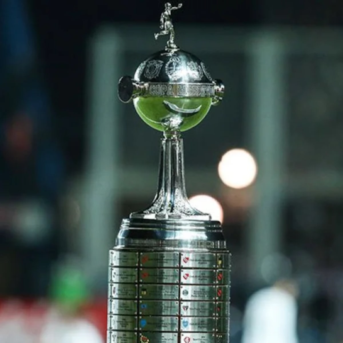 Conmebol renova contrato com marca de cerveja enquanto encara restrições a bets no Brasil