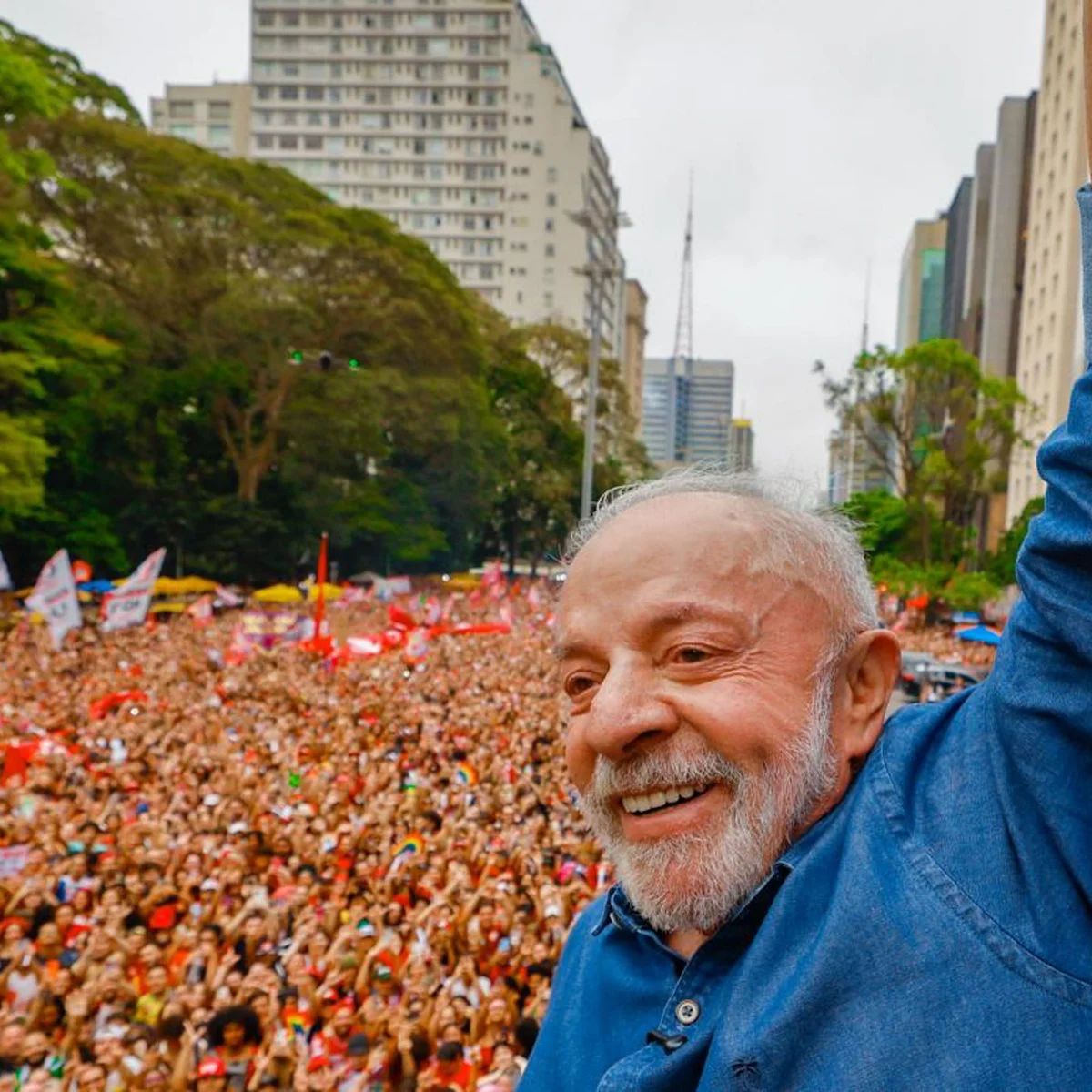Lula amplia votação e mantém vitória sobre Flávio na capital paulista