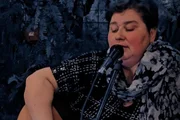 Quem era Leticia Nicolielo, cantora e violinista que morreu aos 48 anos