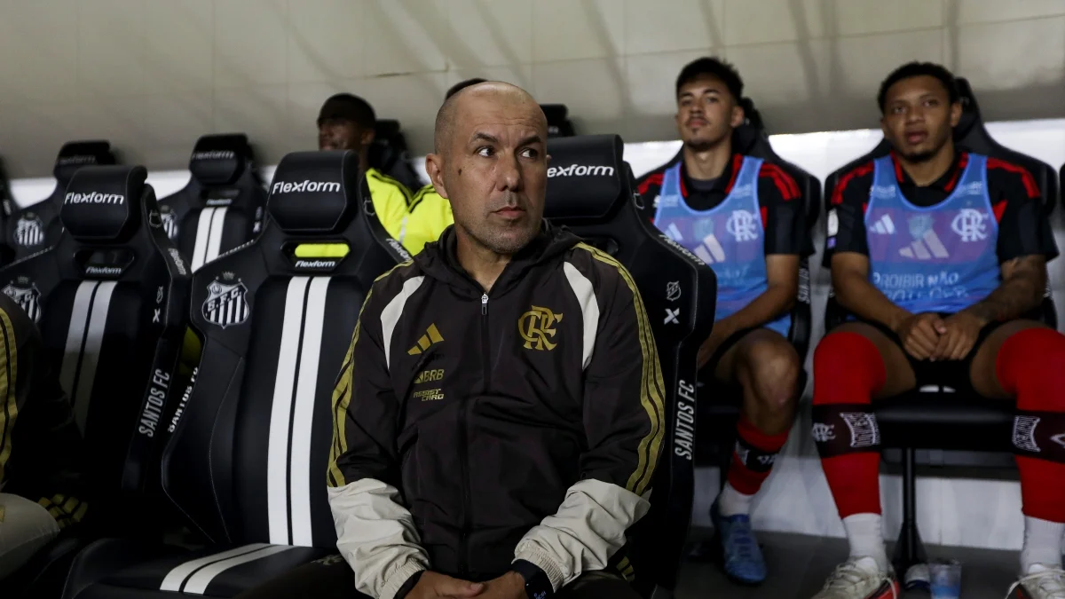 Leonardo Jardim reclama da arbitragem e lamenta perda de pontos do Flamengo