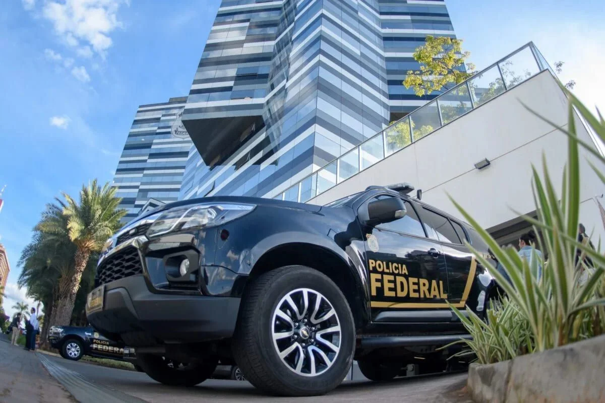 PF arquiva investigação sobre suposta interferência dos EUA nas eleições