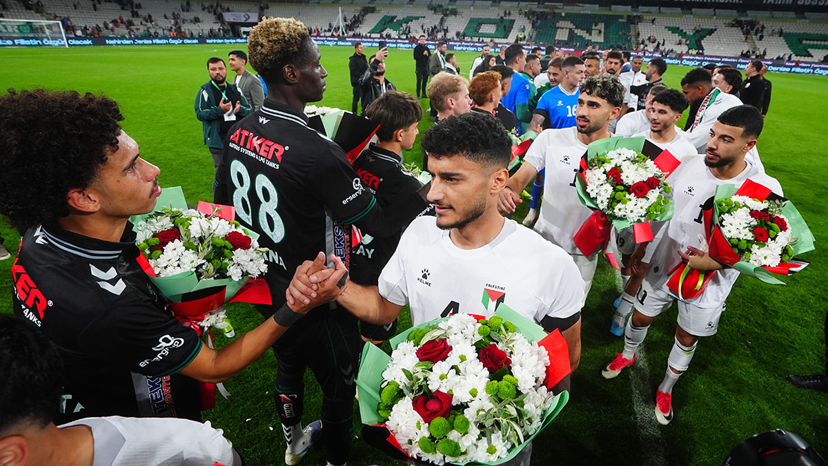 18,1 milhão de liras para o jogo de amizade