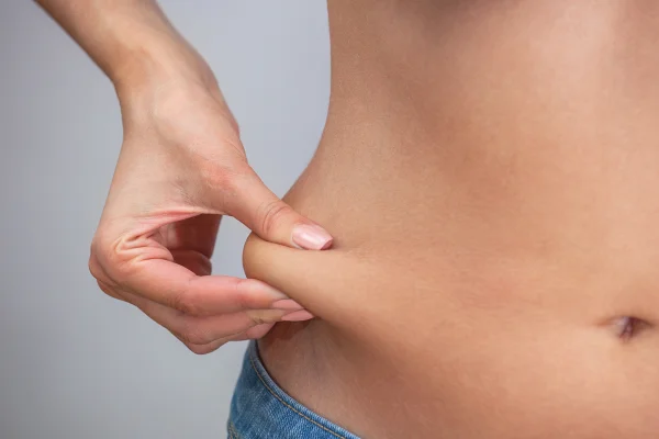 Como reduzir a gordura visceral, que inflama o corpo e prejudica o fígado