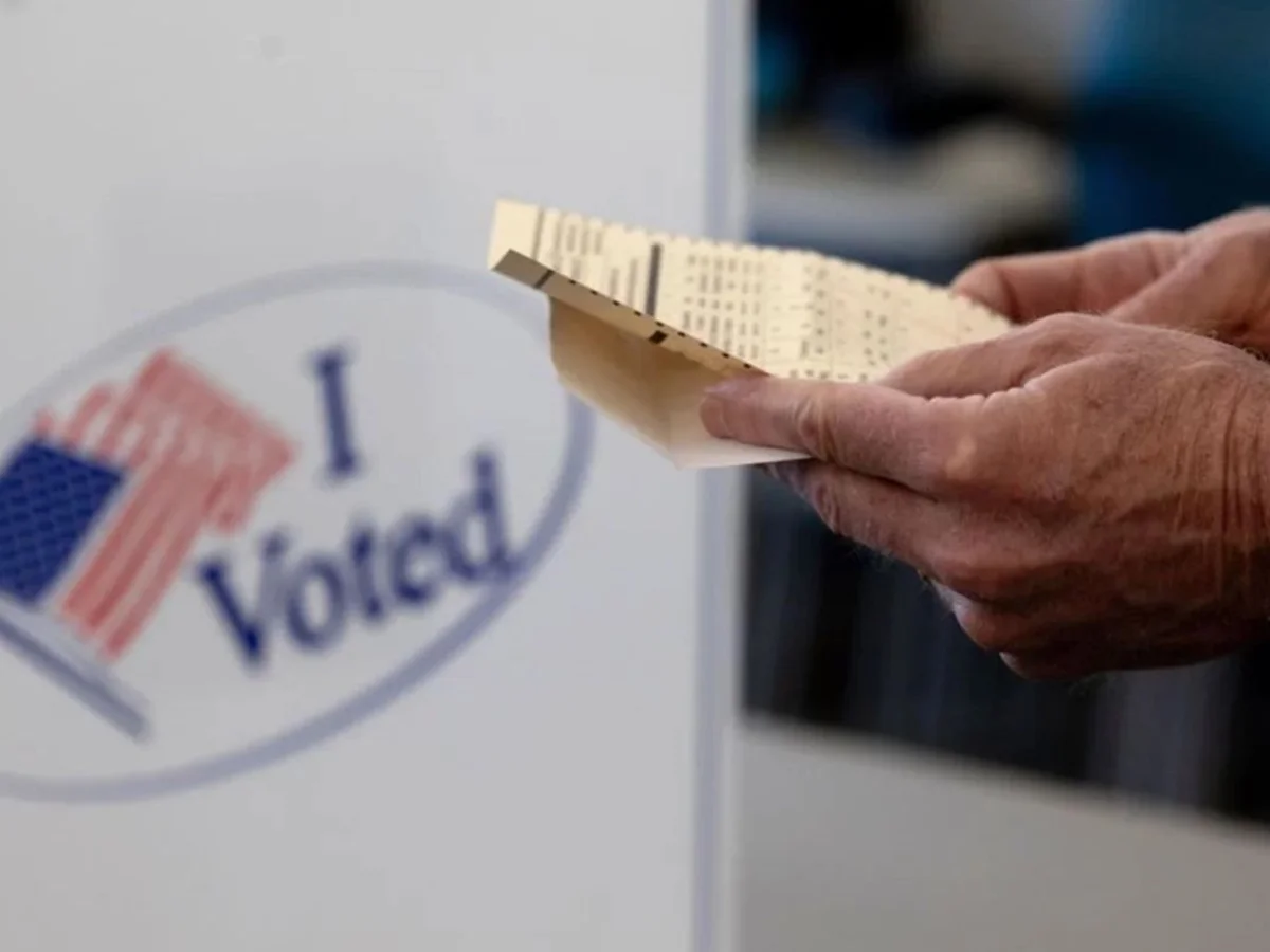 EUA: Texas e outros estados dão início às eleições de meio de mandato