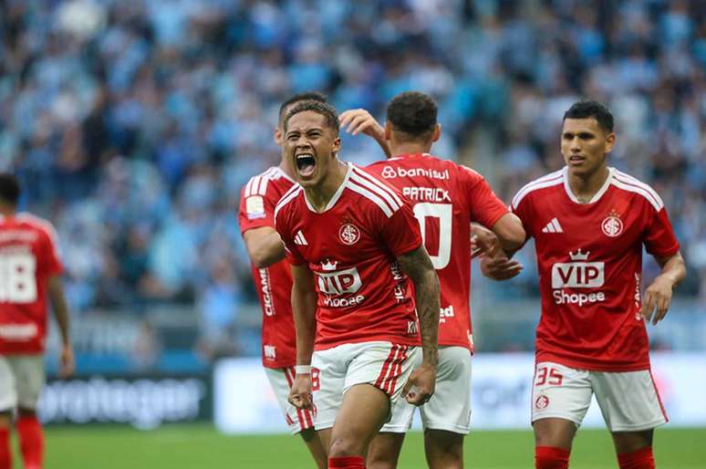 Grêmio busca empate contra Internacional, mas dupla segue no Z-4