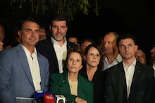 Financial Times vê chance de retorno da família Bolsonaro e aponta fragilidades de Lula
