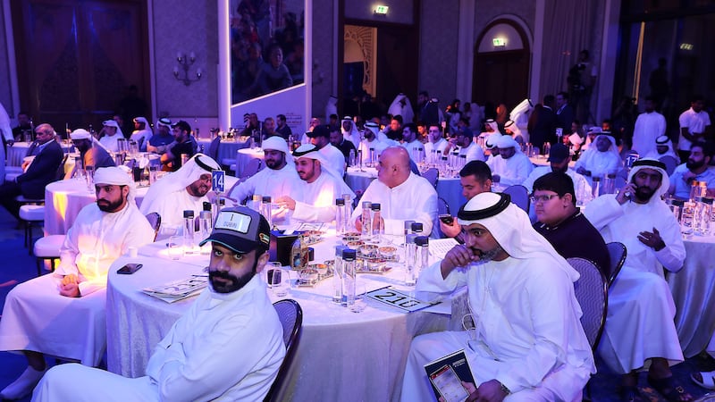 The charity event attracted many bidders