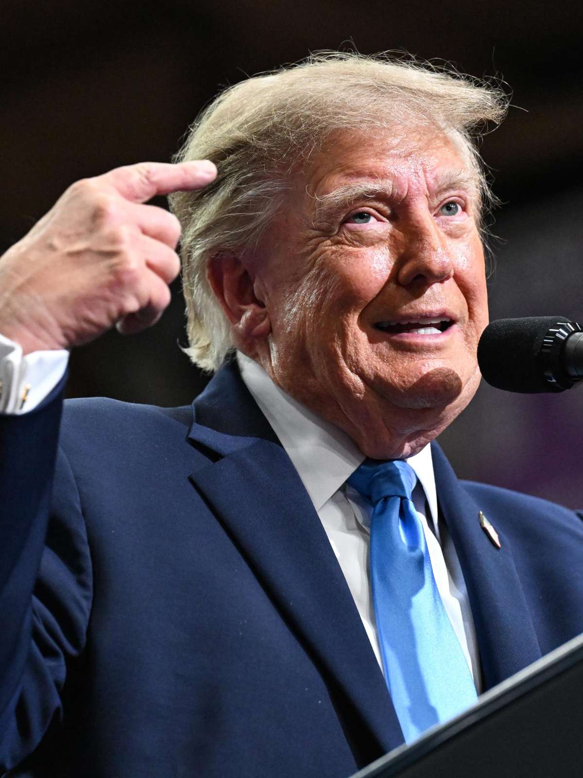 Trump volta a se pronunciar sobre eleição no Brasil: ‘muito acirrada’