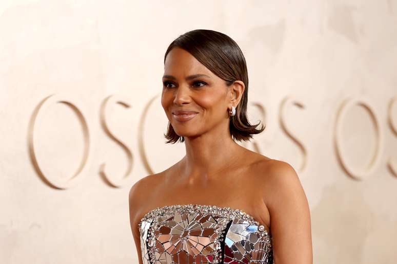Ex-marido de Halle Berry acusa atriz de estrangular o filho de 12 anos durante briga, diz TMZ