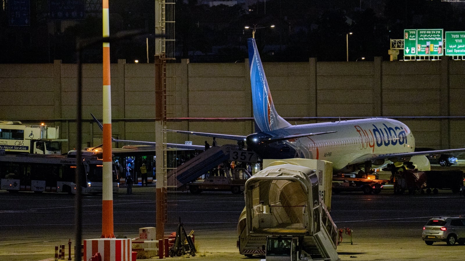 Trump prometeu atacar o Irã 'muito duramente' se for ligado ao ataque à flydubai