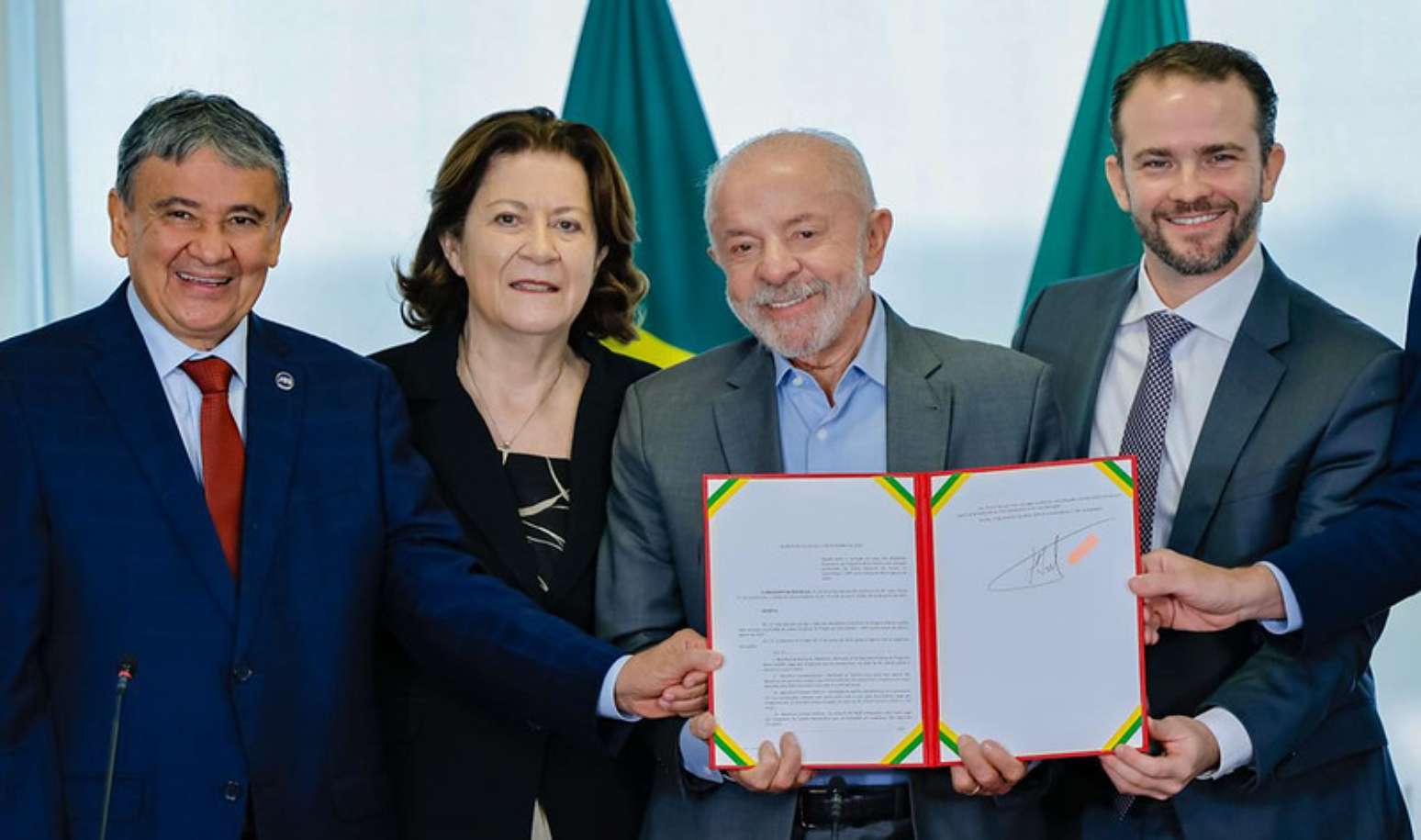 O presidente da República, Luiz Inácio Lula da Silva, fez anúncio de atualização monetária do Bolsa Família, no Palácio do Planalto, Brasília - DF