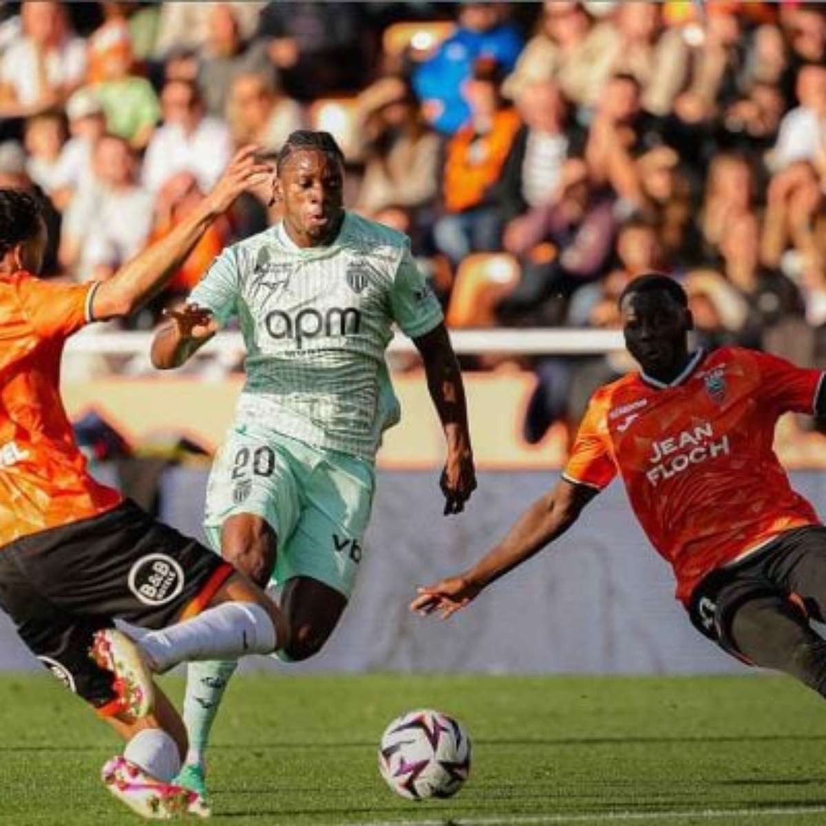 Filipe Luís perde a primeira no comando do Monaco diante do Lorient