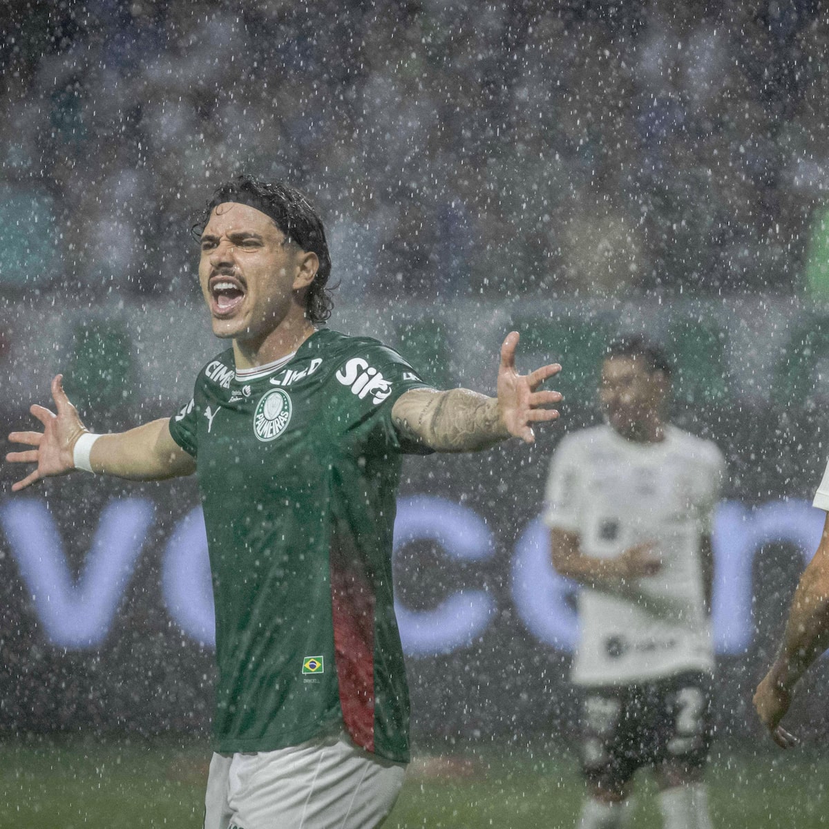 Gabriel Paulista chora, desabafa e critica diretoria do Corinthians: ‘Estou vivendo um pesadelo’