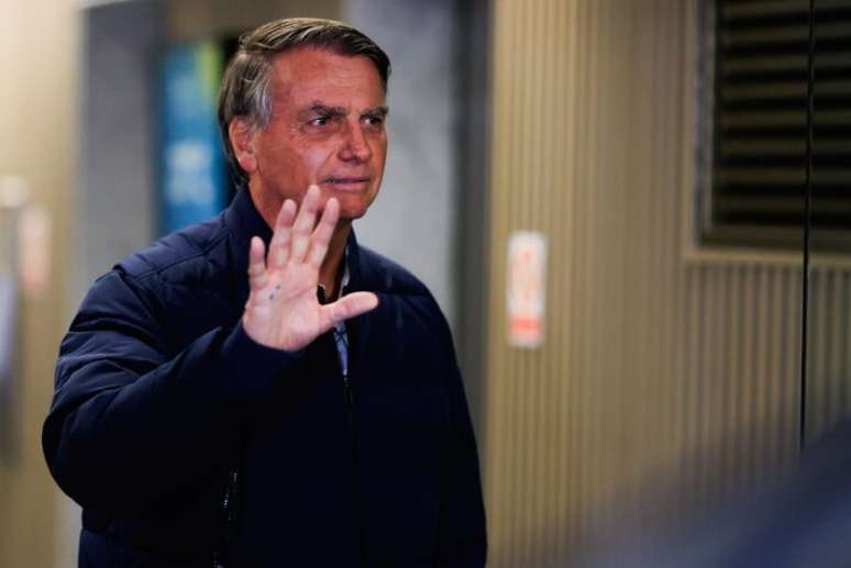 Derrota de Flávio, prisão de Jair e vitória de Michelle: como fica a família Bolsonaro após as eleições