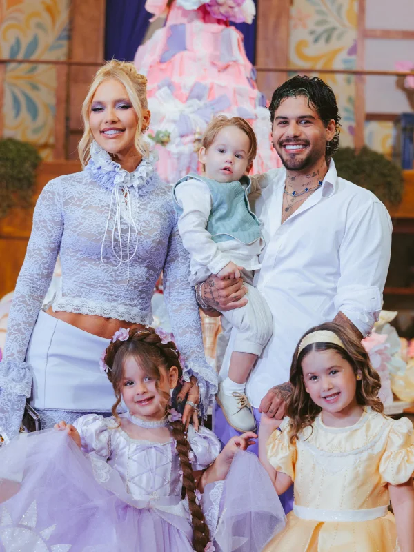 Virginia e Zé Felipe celebram aniversário de Maria Flor em família. Fotos - destaque galeria