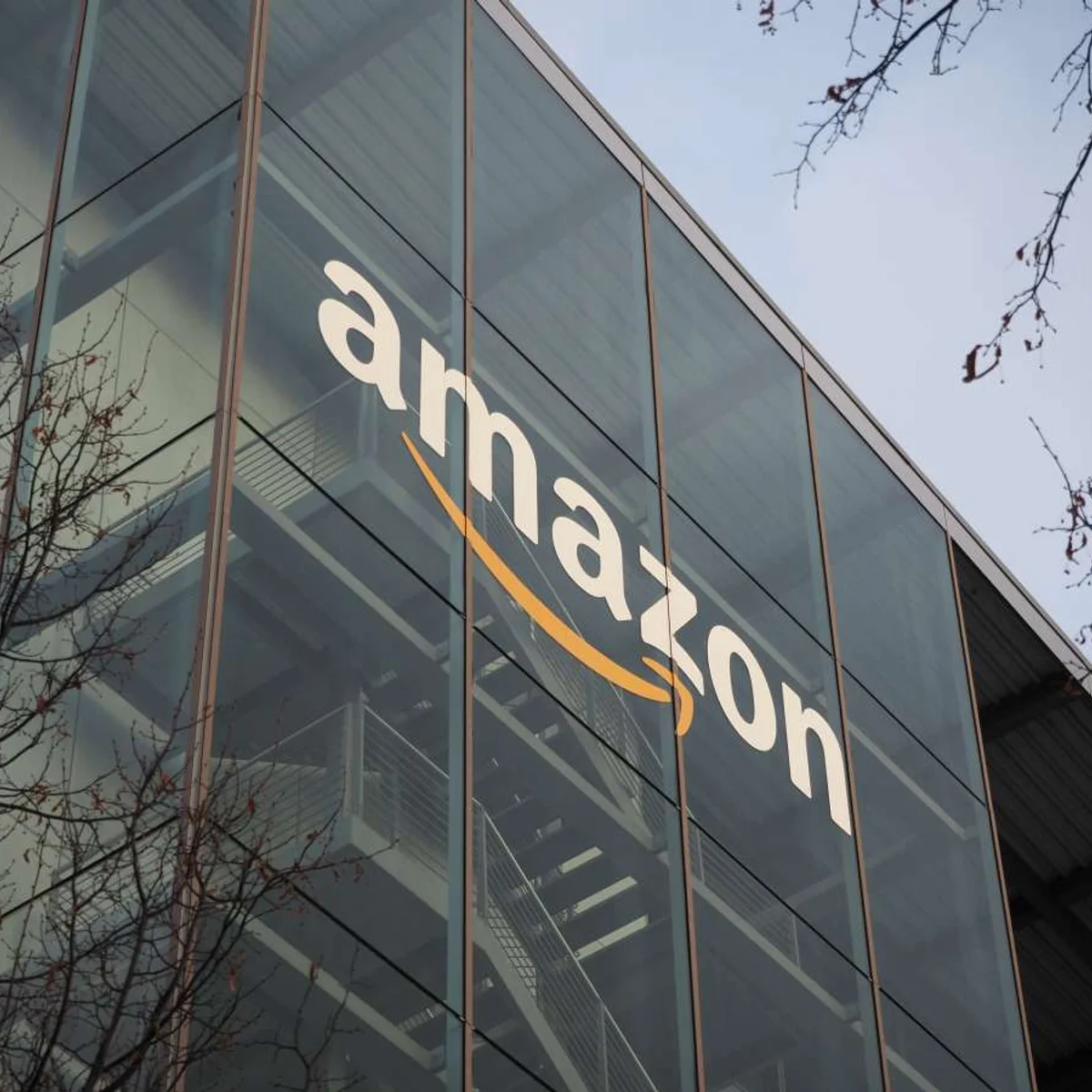 MPT aponta jornada excessiva e pressão por metas em denúncia contra Amazon